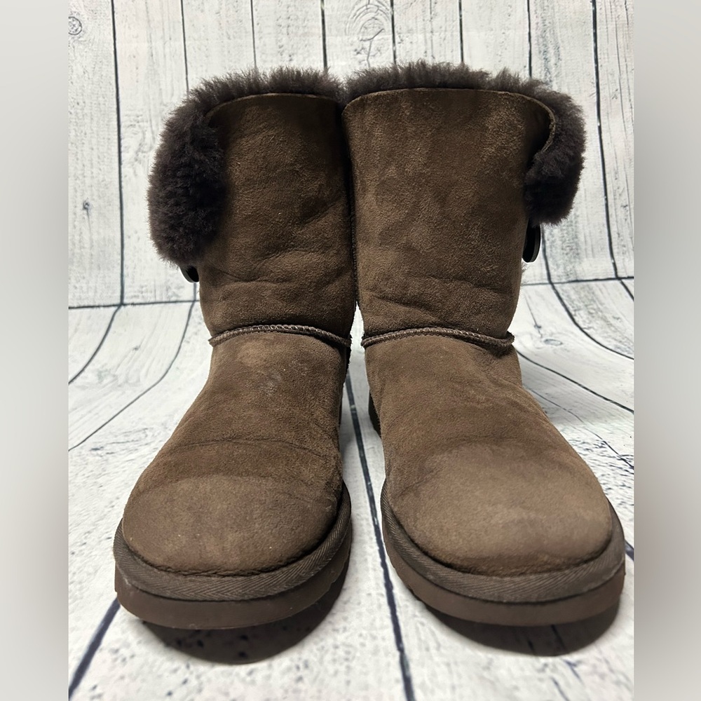 UGG Bailey Button Short Dark Chocolate Brown Boots Size 8